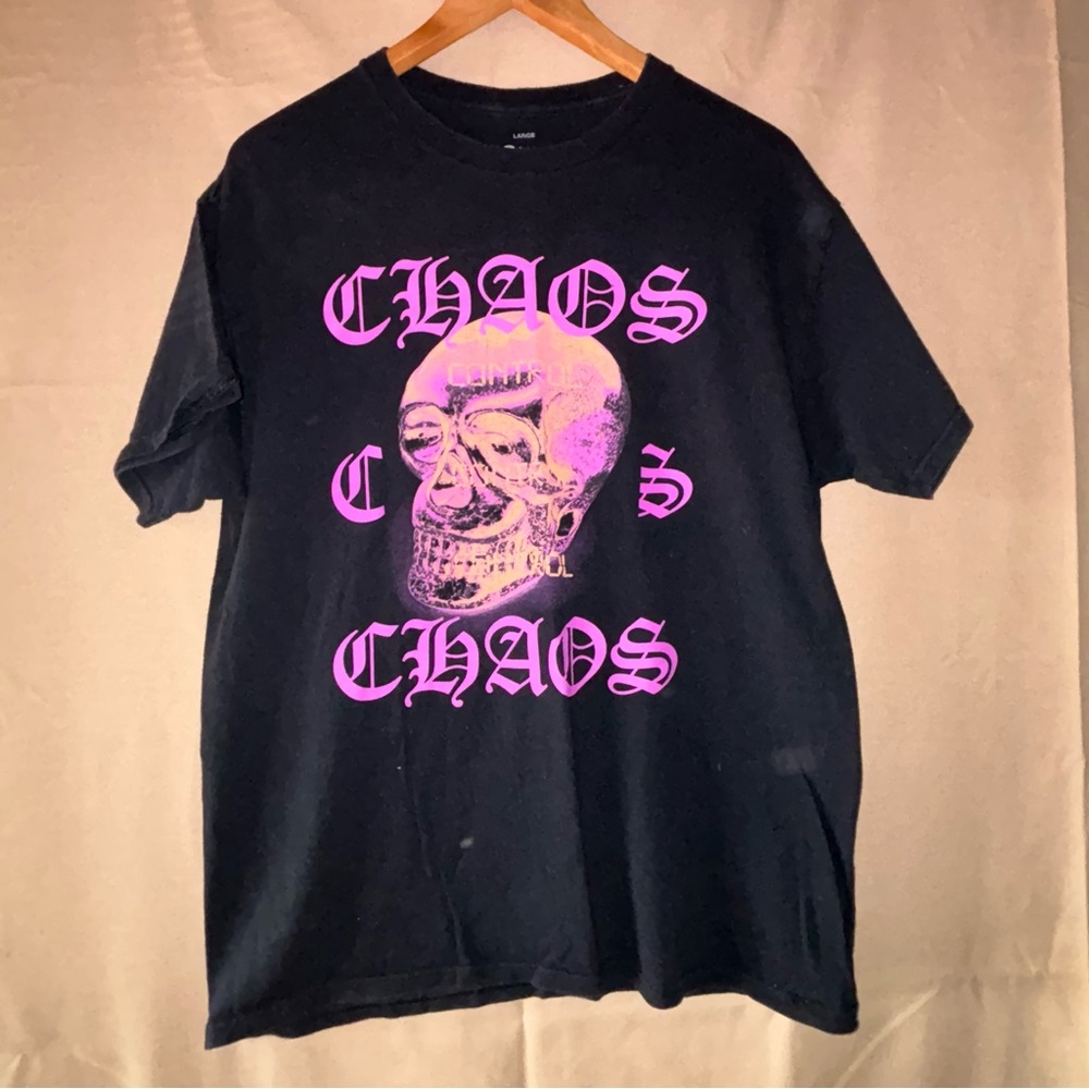 Black and Pink Skull Graphic Short Sleeve Tee